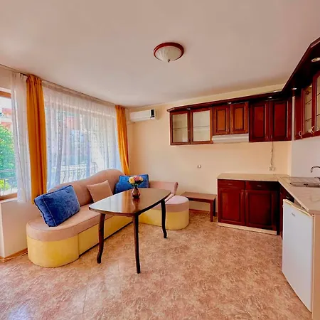 Aparthotel Victoria *