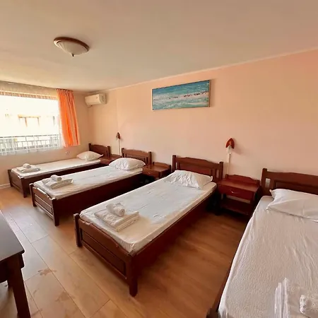 Victoria Apartahotel *
