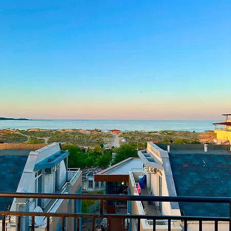 Victoria Apartahotel *