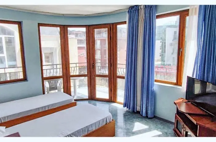 Апарт-отель Victoria Приморско